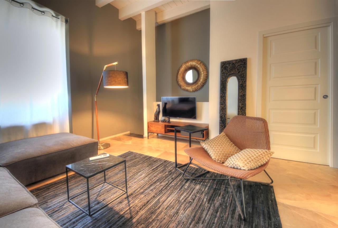 Urban Central Suites Кальяри Экстерьер фото