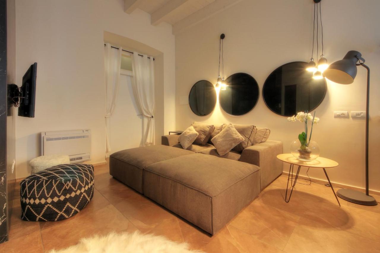 Urban Central Suites Кальяри Экстерьер фото